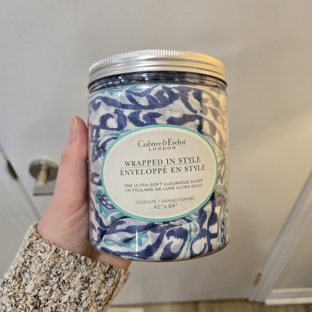 NWT Crabtree & Evelyn Blue Patterned Scarf